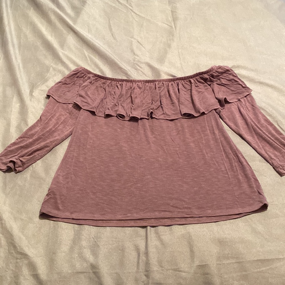 ⭐️5/$10⭐️AE Off Shoulder Top